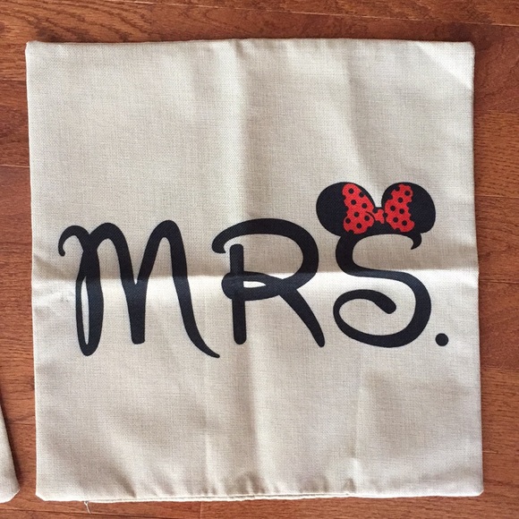 Mr and mrs Disney Mickey pillow cover NWOT - Picture 2 of 6